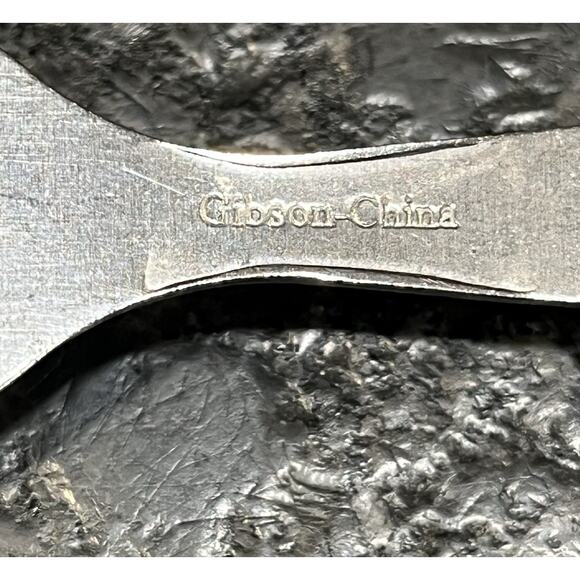 Vintage Gibson Red Handle Stainless Silverware Flatware 12 Piece Set - Picture 9 of 13